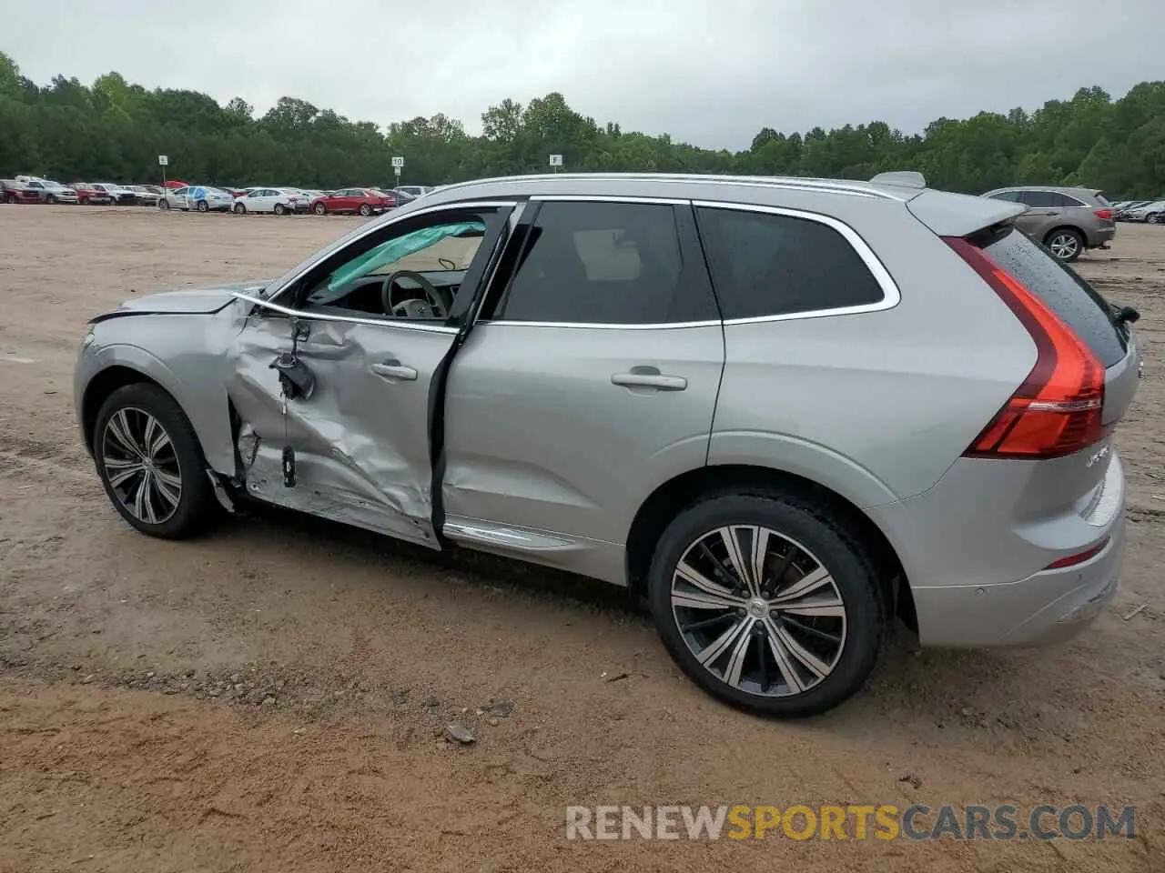 2 fotografías del automóvil dañado YV4L12DL7N1987415 VOLVO XC60 B5 IN 2022