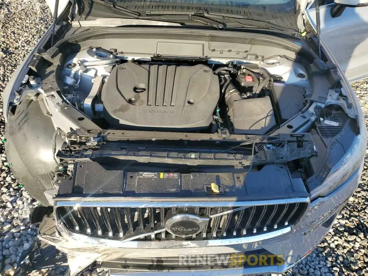 12 fotografías del automóvil dañado YV4L12DL8N1924999 VOLVO XC60 B5 IN 2022