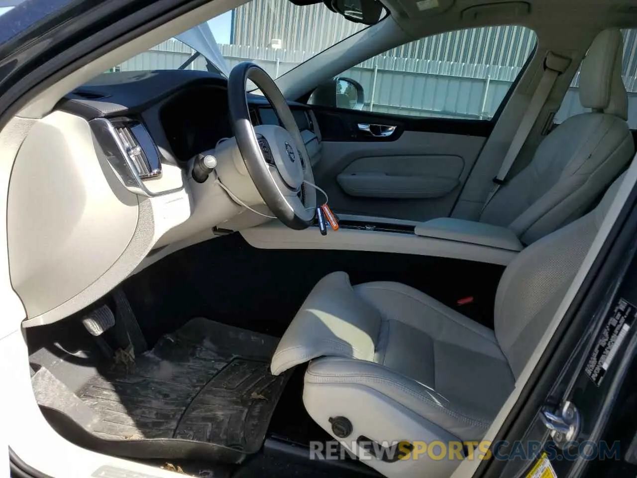 7 fotografías del automóvil dañado YV4L12DL9N1996360 VOLVO XC60 B5 IN 2022