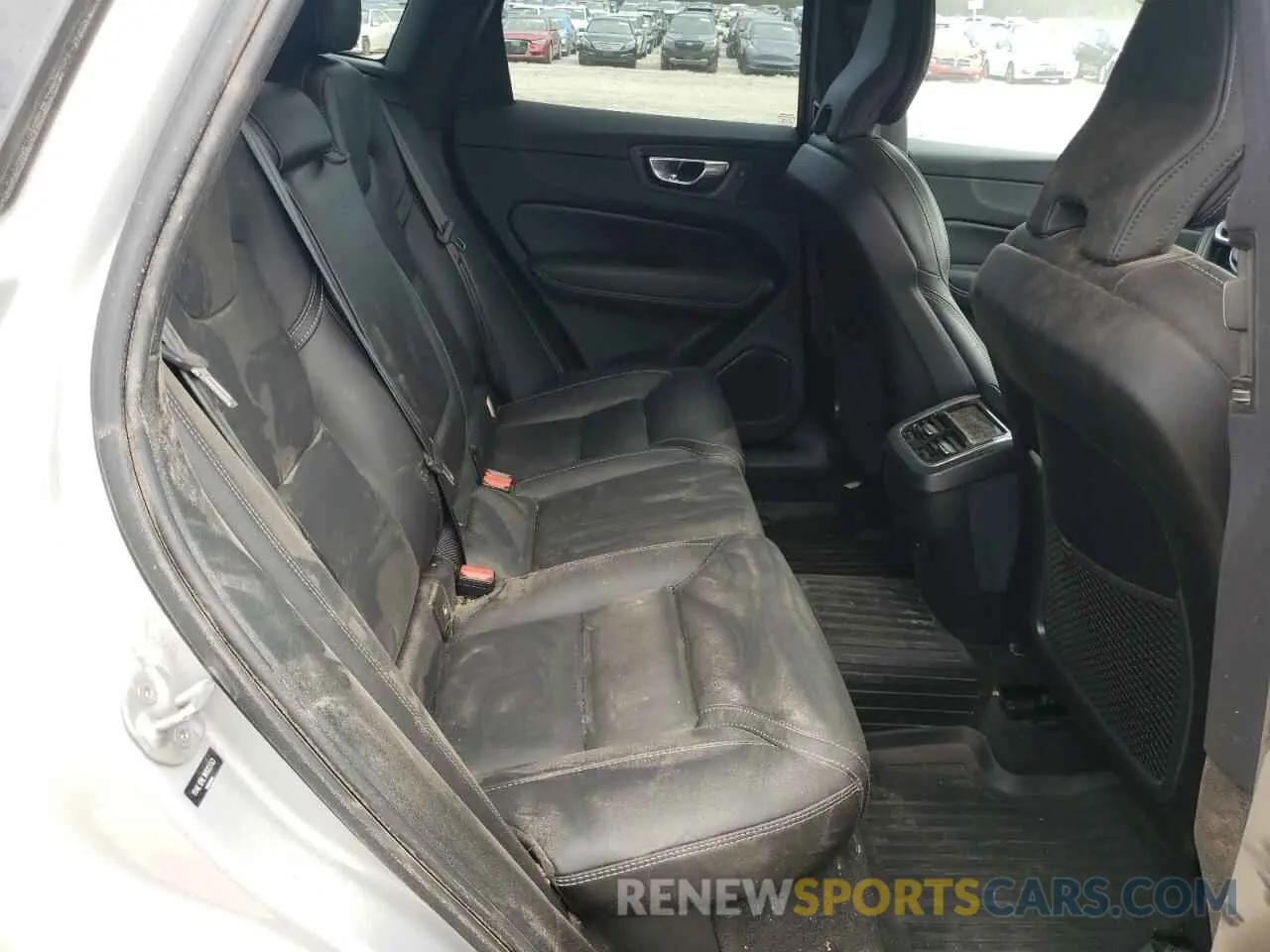10 fotografías del automóvil dañado YV4L12RL1N1083763 VOLVO XC60 B5 IN 2022