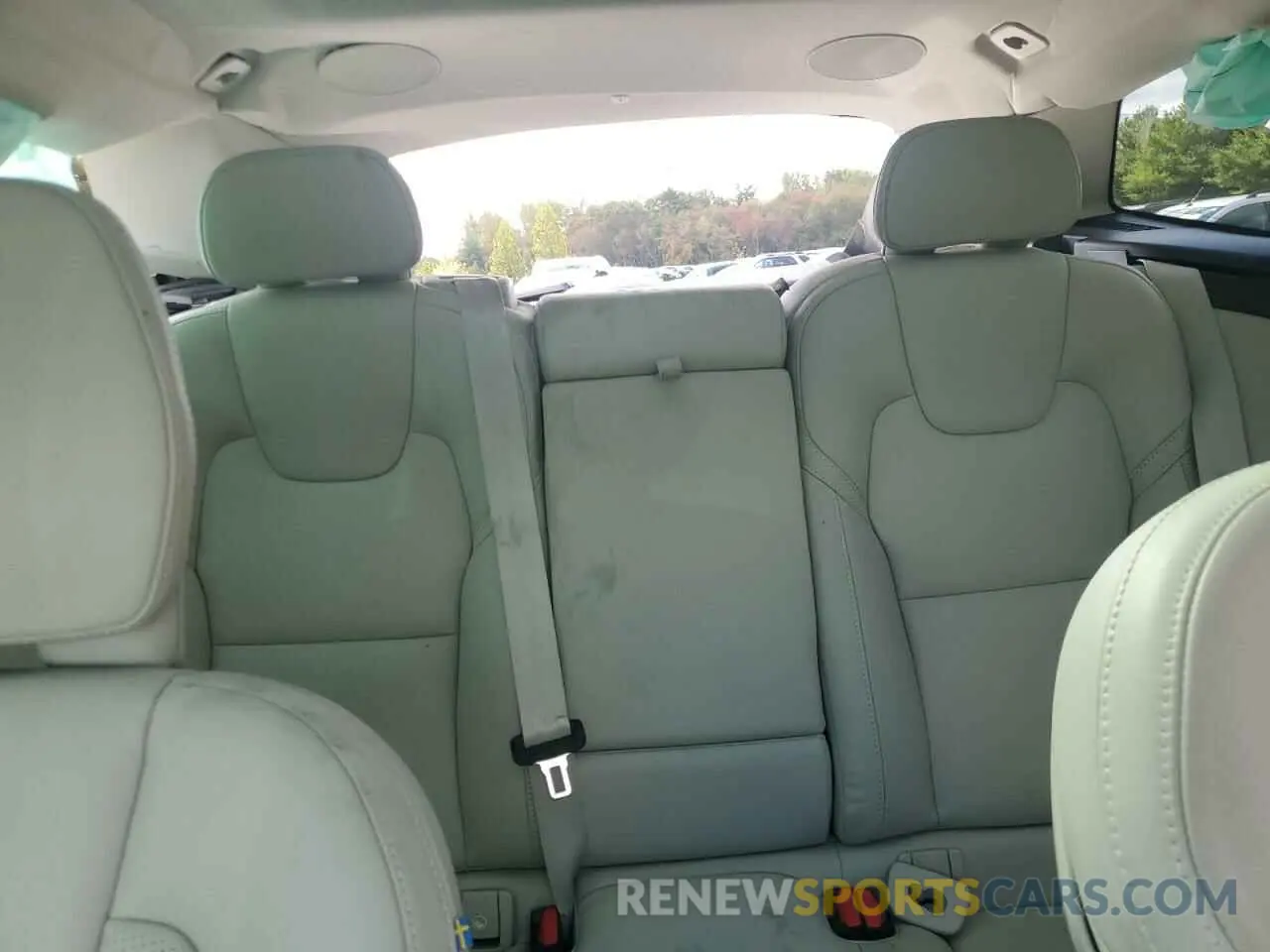 10 fotografías del automóvil dañado YV4L12RL3N1045404 VOLVO XC60 B5 IN 2022