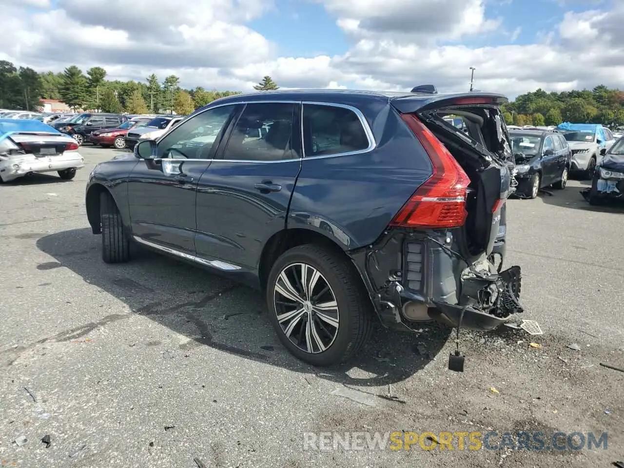 2 fotografías del automóvil dañado YV4L12RL3N1045404 VOLVO XC60 B5 IN 2022