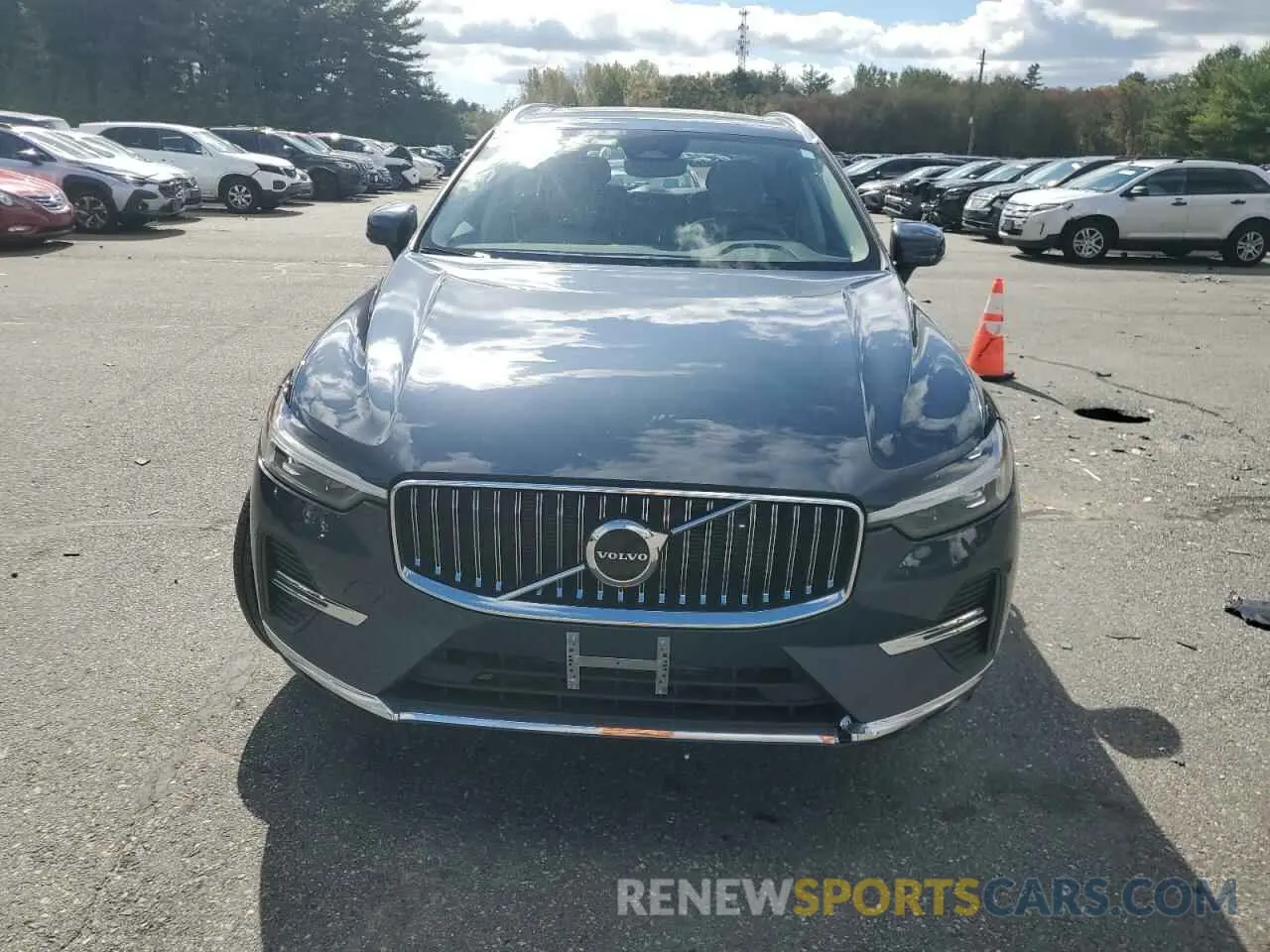 5 fotografías del automóvil dañado YV4L12RL3N1045404 VOLVO XC60 B5 IN 2022