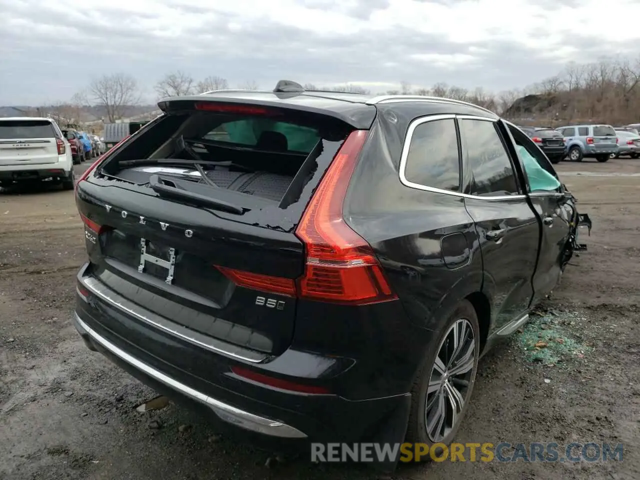 4 fotografías del automóvil dañado YV4L12RL5N1954132 VOLVO XC60 B5 IN 2022