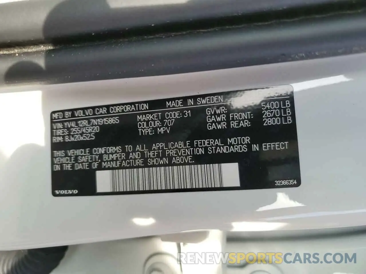 13 fotografías del automóvil dañado YV4L12RL7N1915865 VOLVO XC60 B5 IN 2022
