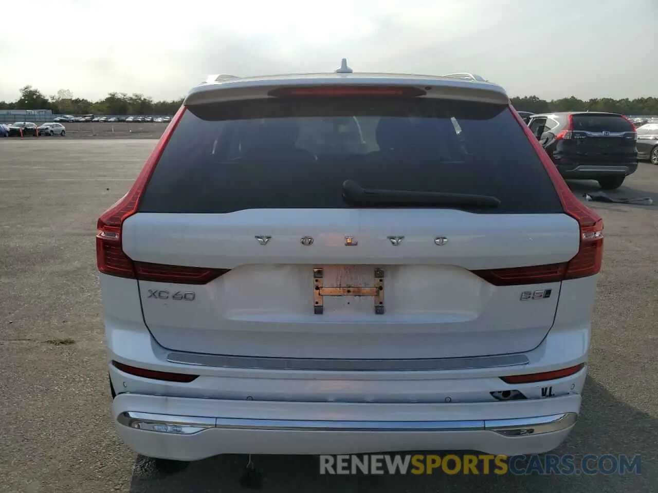 6 fotografías del automóvil dañado YV4L12RL7N1915865 VOLVO XC60 B5 IN 2022