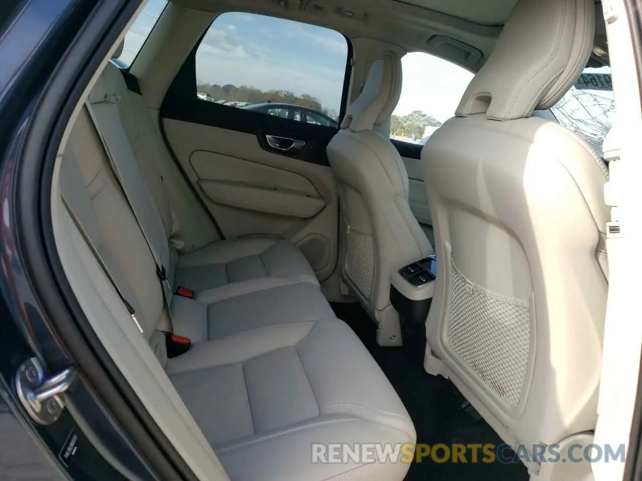 11 fotografías del automóvil dañado YV4L12RL8N1003312 VOLVO XC60 B5 IN 2022
