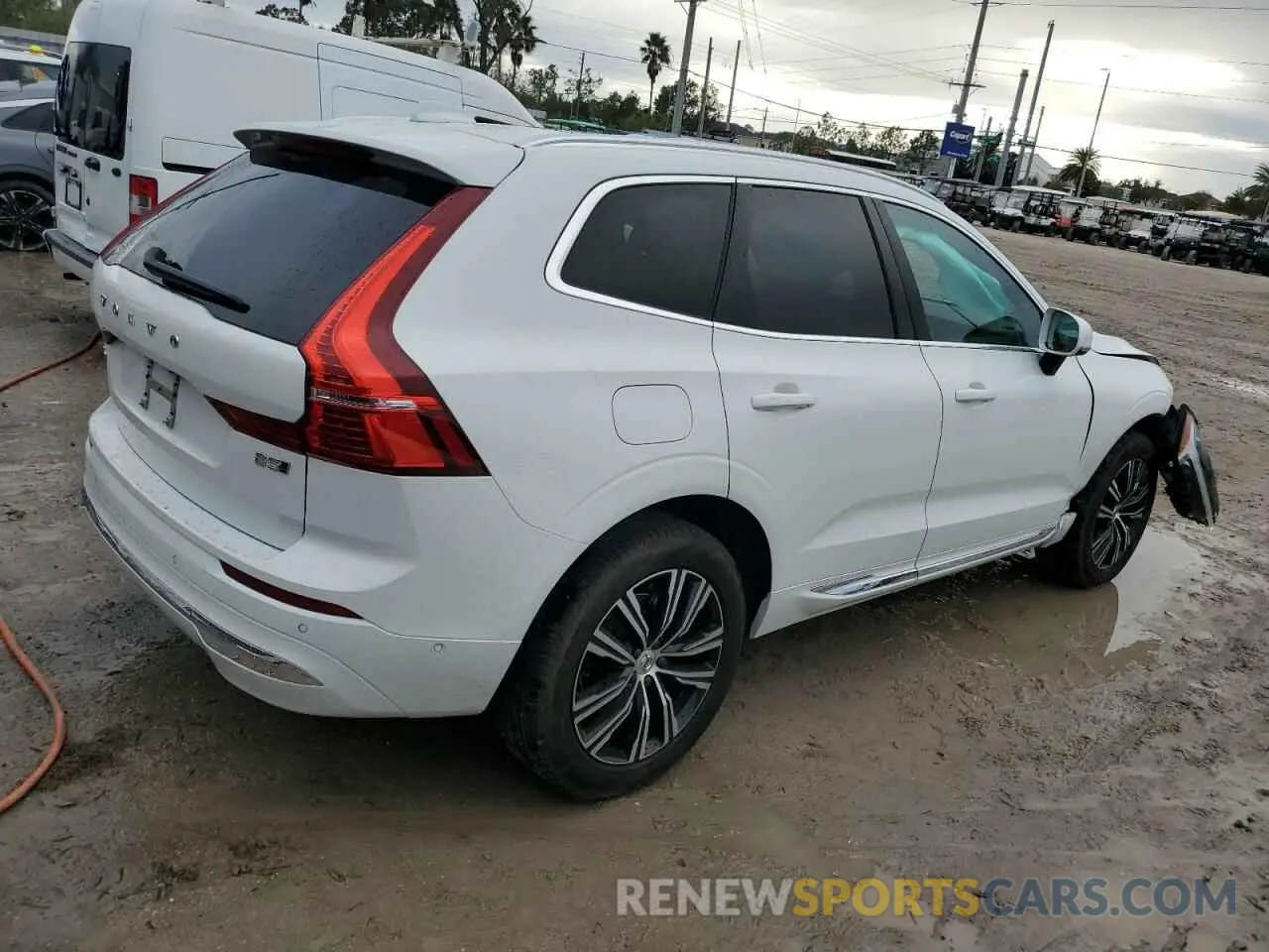 3 fotografías del automóvil dañado YV4L12RLXN1008477 VOLVO XC60 B5 IN 2022