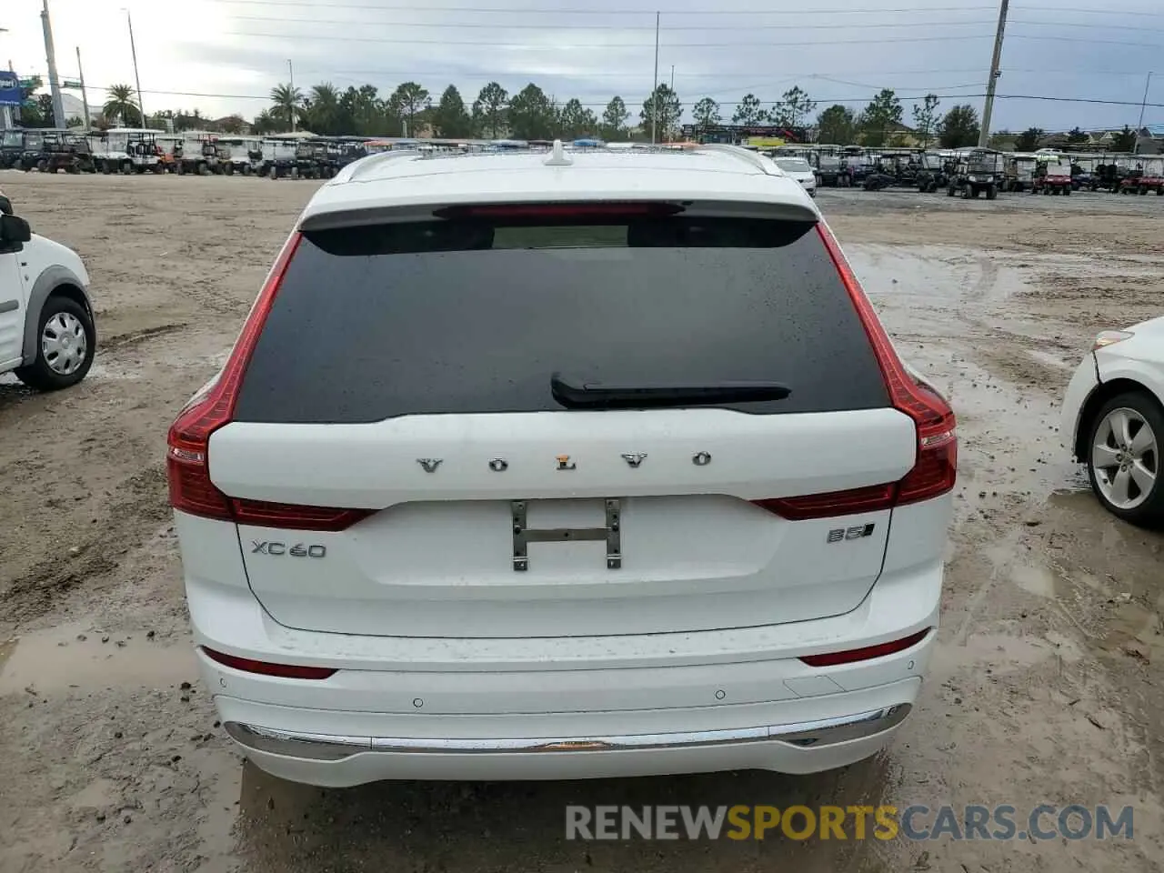 6 fotografías del automóvil dañado YV4L12RLXN1008477 VOLVO XC60 B5 IN 2022