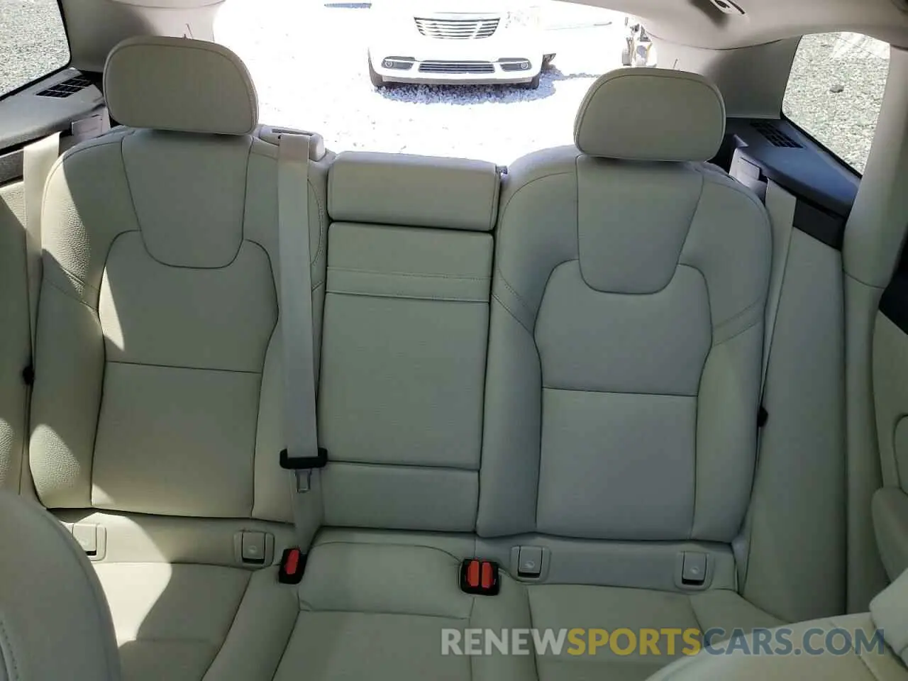 10 fotografías del automóvil dañado YV4L12DK7N1925777 VOLVO XC60 B5 MO 2022