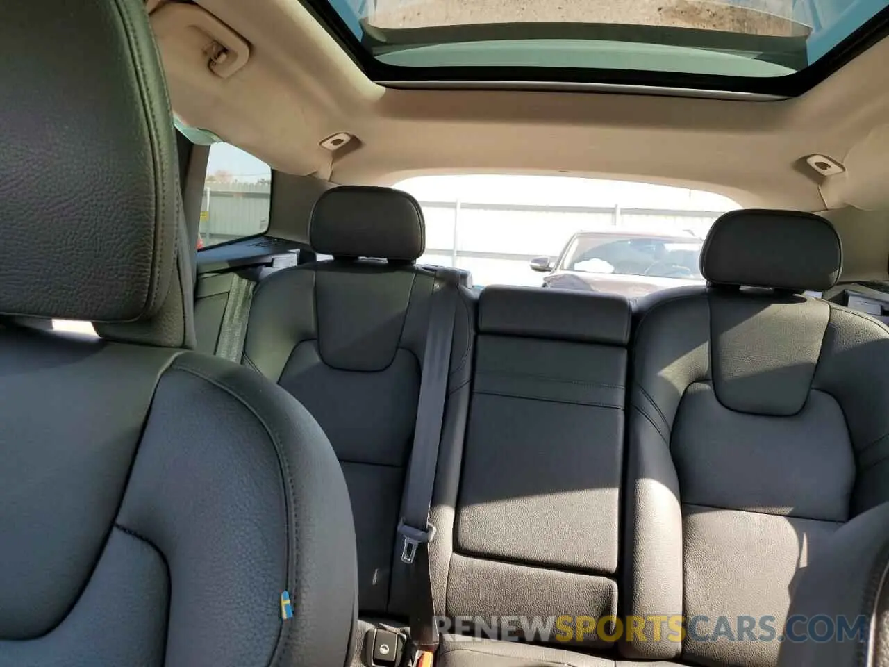 10 fotografías del automóvil dañado YV4L12RK4N1906192 VOLVO XC60 B5 MO 2022