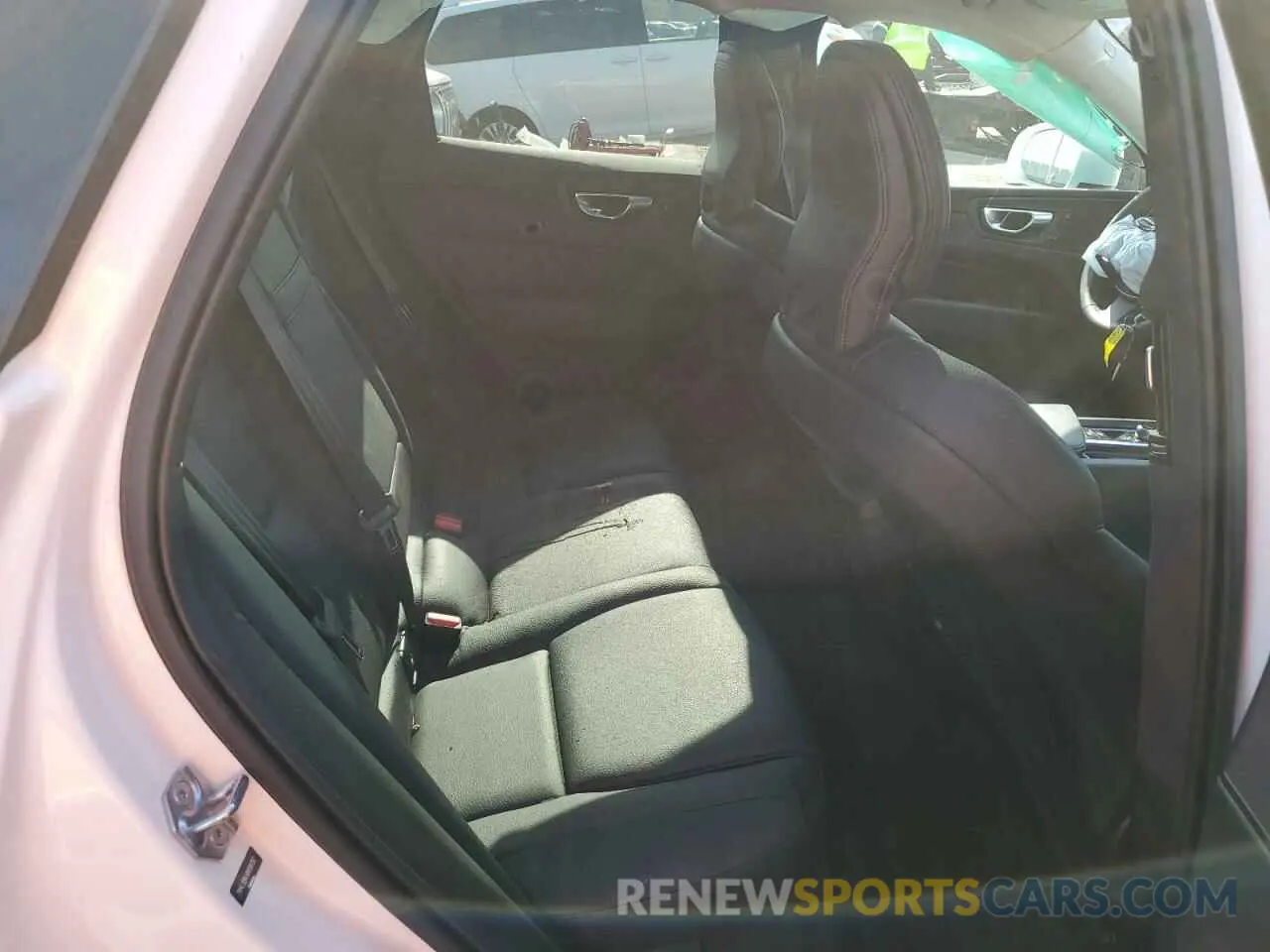 11 fotografías del automóvil dañado YV4L12RK4N1906192 VOLVO XC60 B5 MO 2022