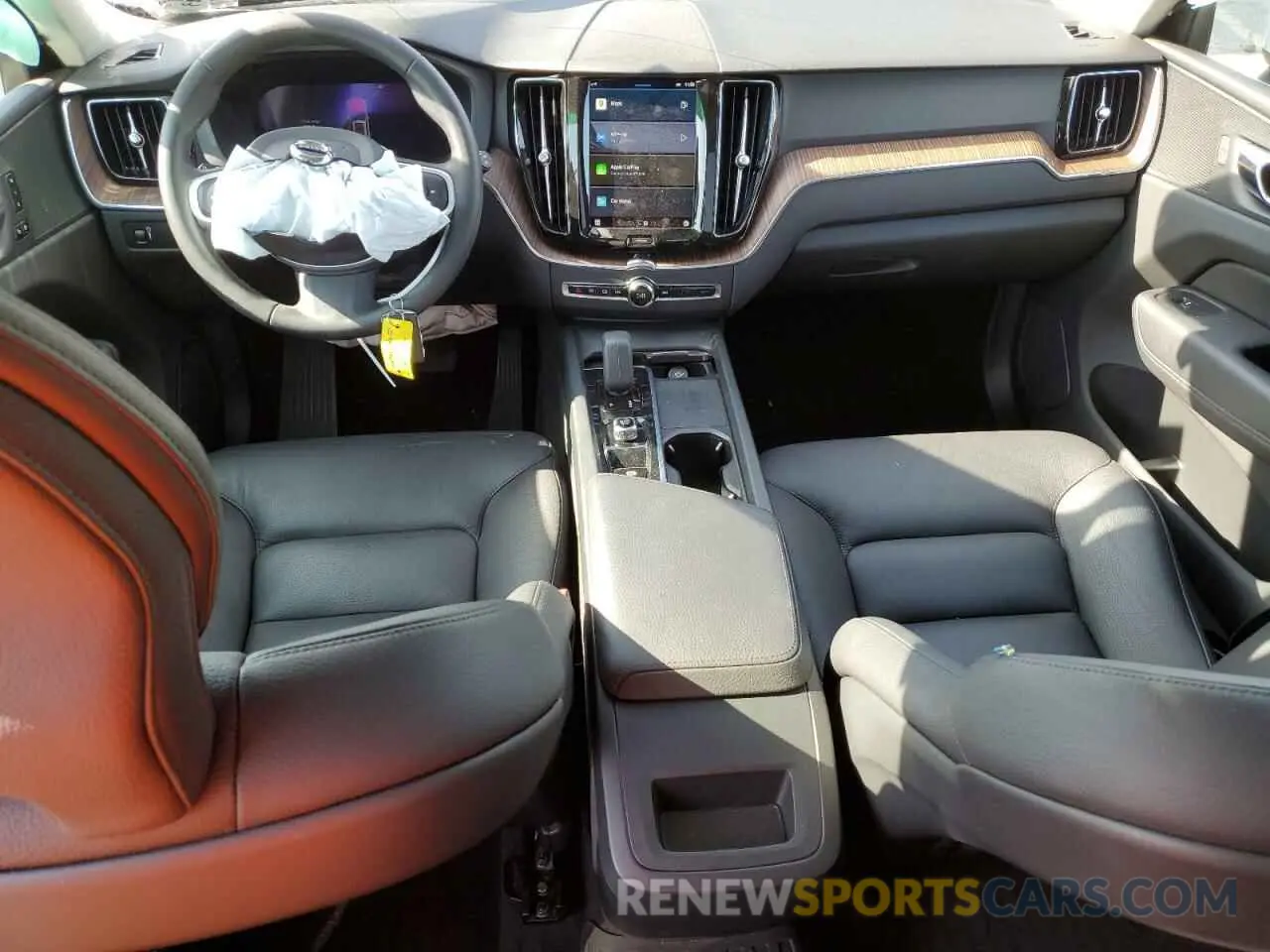 8 fotografías del automóvil dañado YV4L12RK4N1906192 VOLVO XC60 B5 MO 2022