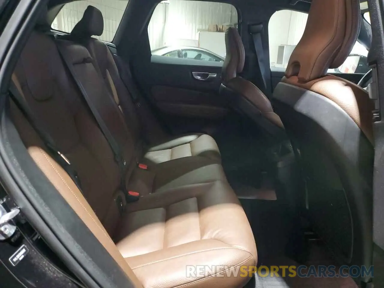 11 fotografías del automóvil dañado YV4L12RK5N1004912 VOLVO XC60 B5 MO 2022