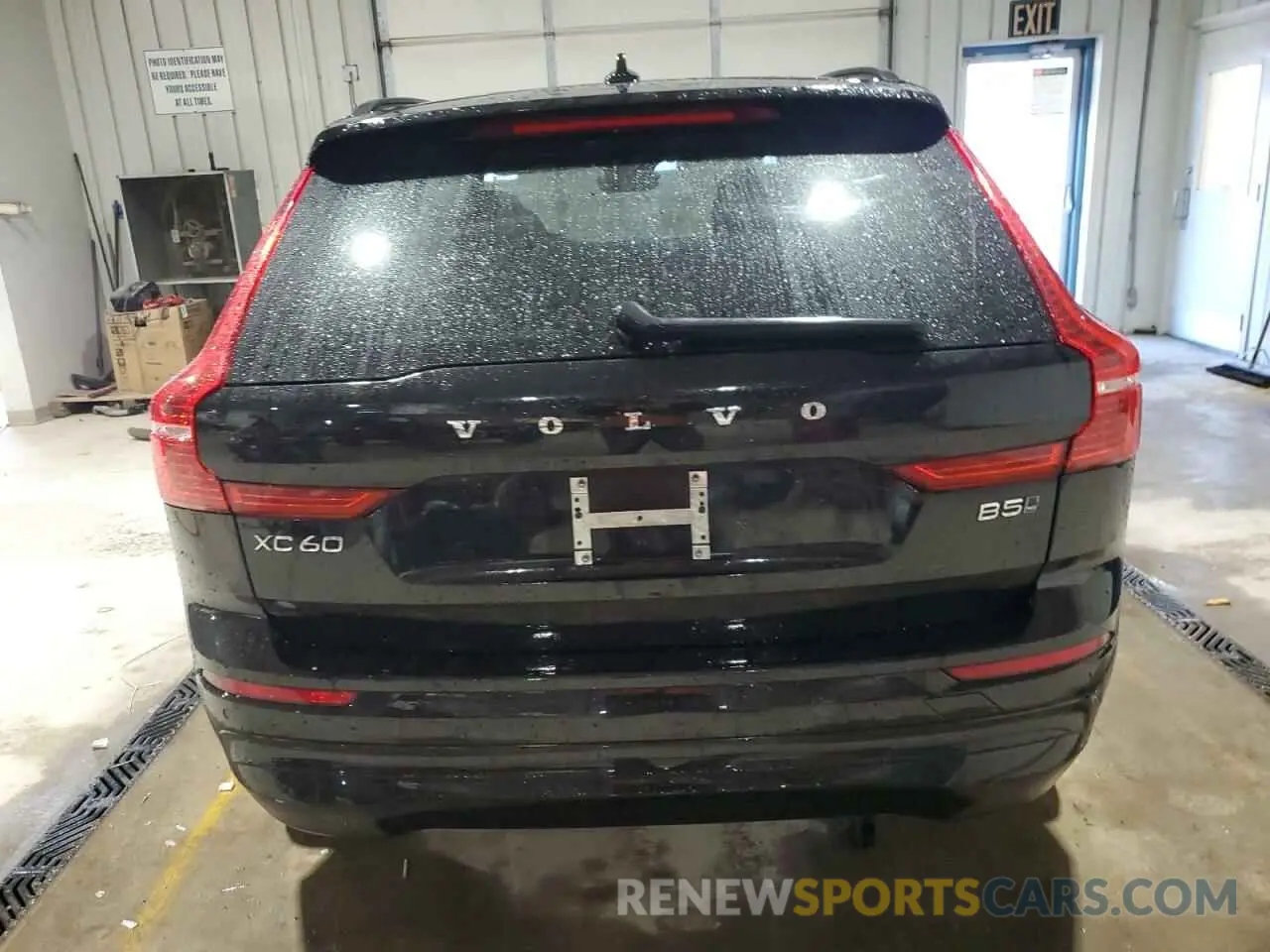 6 fotografías del automóvil dañado YV4L12RK5N1004912 VOLVO XC60 B5 MO 2022
