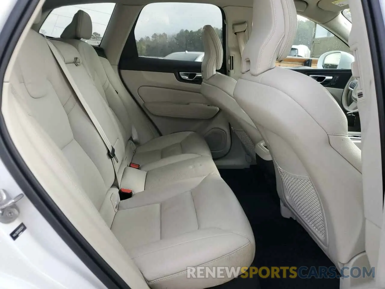 11 fotografías del automóvil dañado YV4L12RK5N1032547 VOLVO XC60 B5 MO 2022
