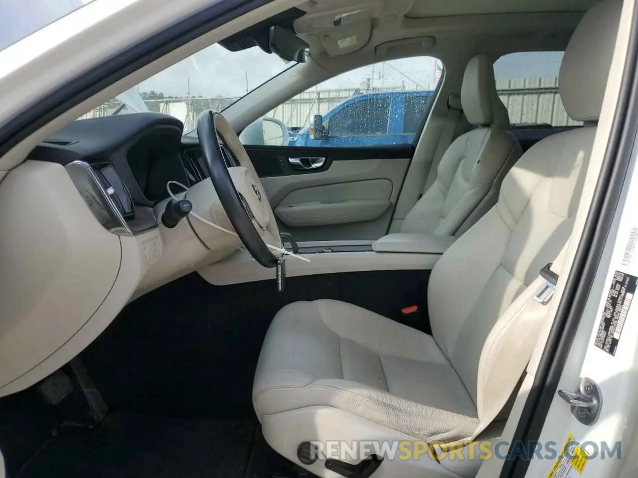 7 fotografías del automóvil dañado YV4L12RK5N1032547 VOLVO XC60 B5 MO 2022