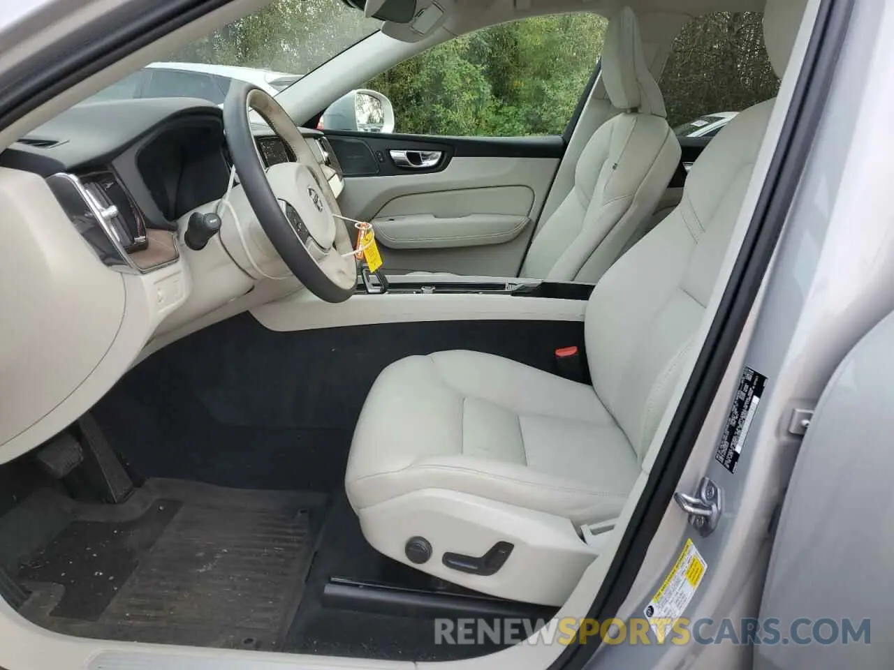 7 fotografías del automóvil dañado YV4L12RK6N1924435 VOLVO XC60 B5 MO 2022