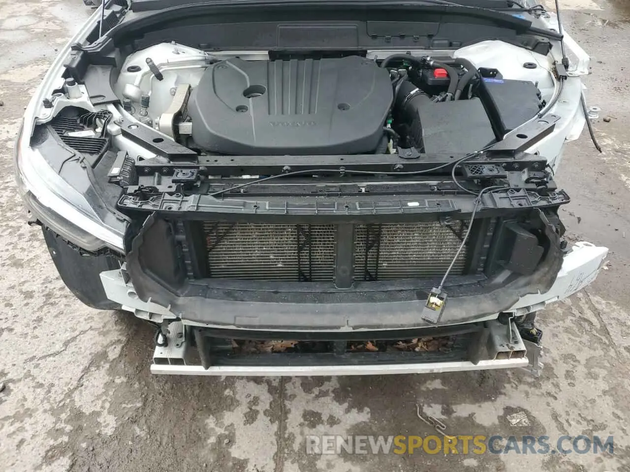 12 fotografías del automóvil dañado YV4L12RK8N1916059 VOLVO XC60 B5 MO 2022