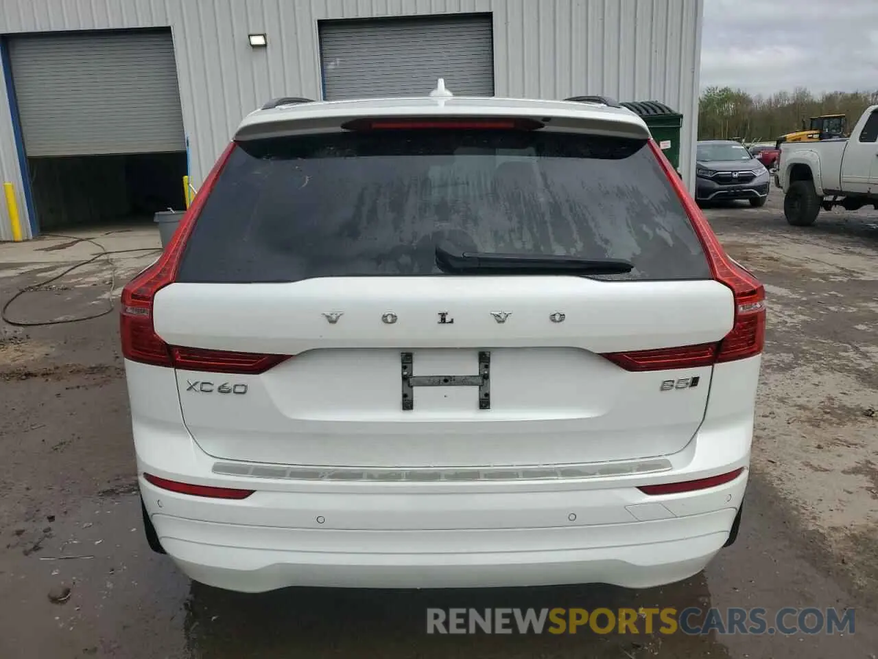 6 fotografías del automóvil dañado YV4L12RK8N1916059 VOLVO XC60 B5 MO 2022