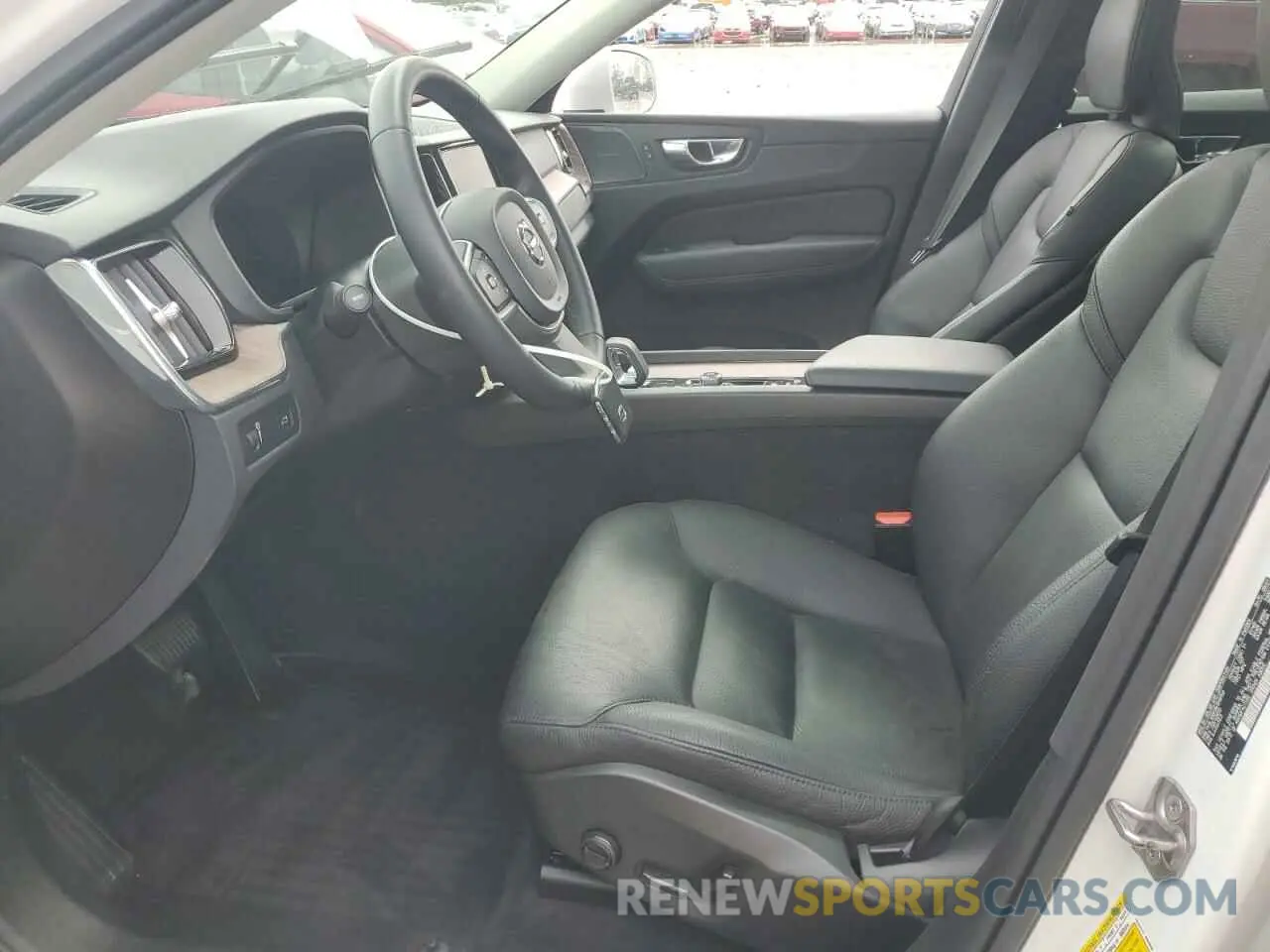 7 fotografías del automóvil dañado YV4L12RK8N1916059 VOLVO XC60 B5 MO 2022