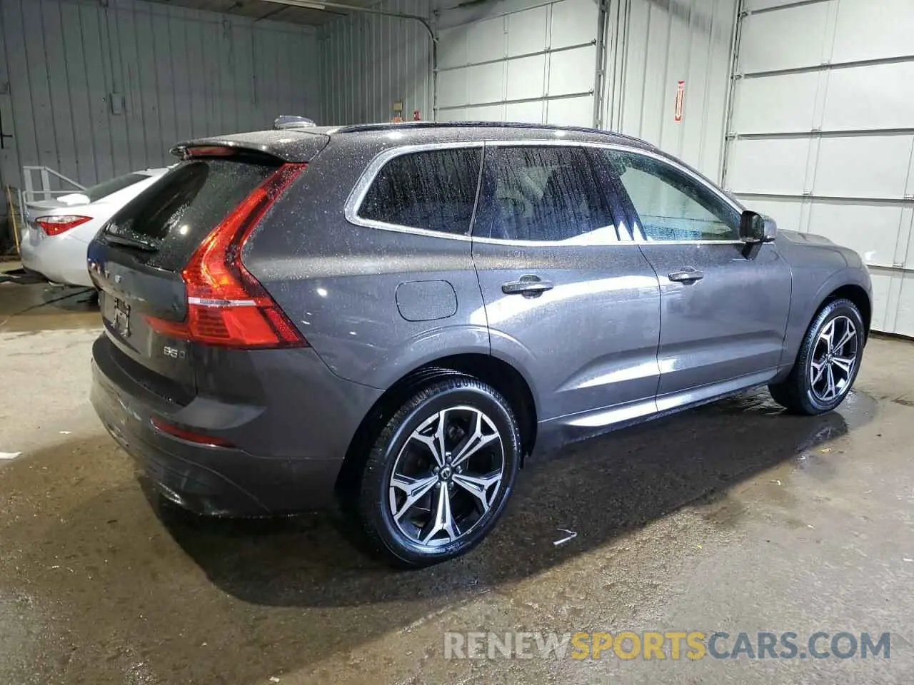 3 fotografías del automóvil dañado YV4L12RKXN1906813 VOLVO XC60 B5 MO 2022