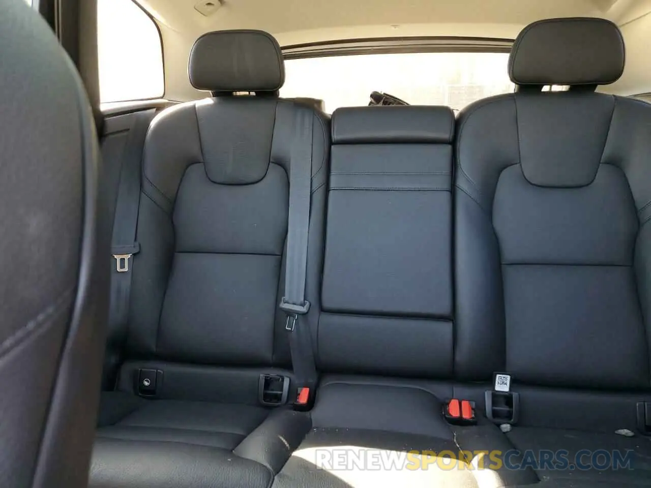 10 fotografías del automóvil dañado YV4L12RKXN1946406 VOLVO XC60 B5 MO 2022