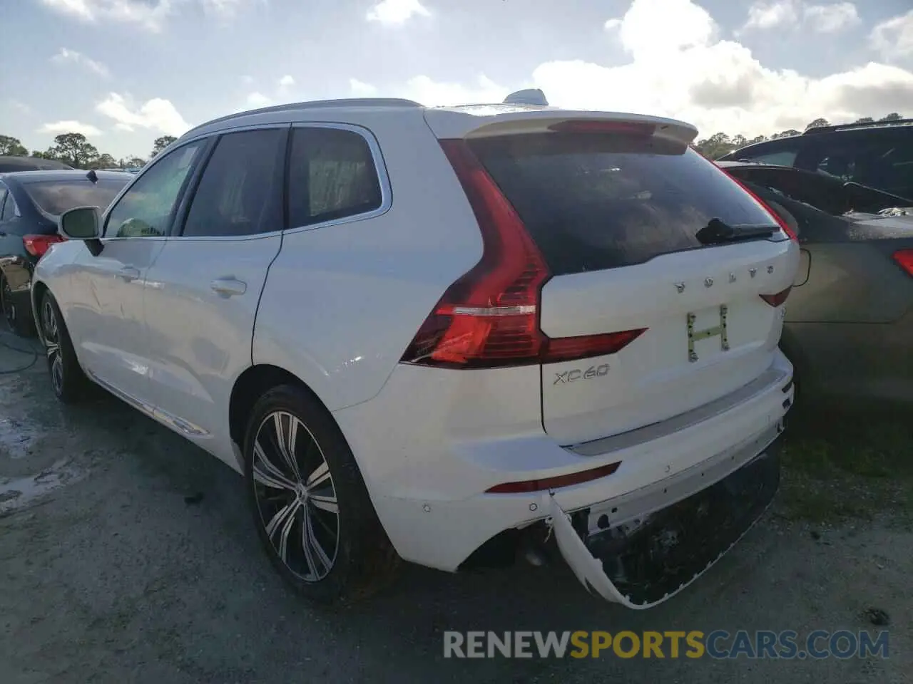 3 fotografías del automóvil dañado YV4062RL5N1965491 VOLVO XC60 B6 IN 2022