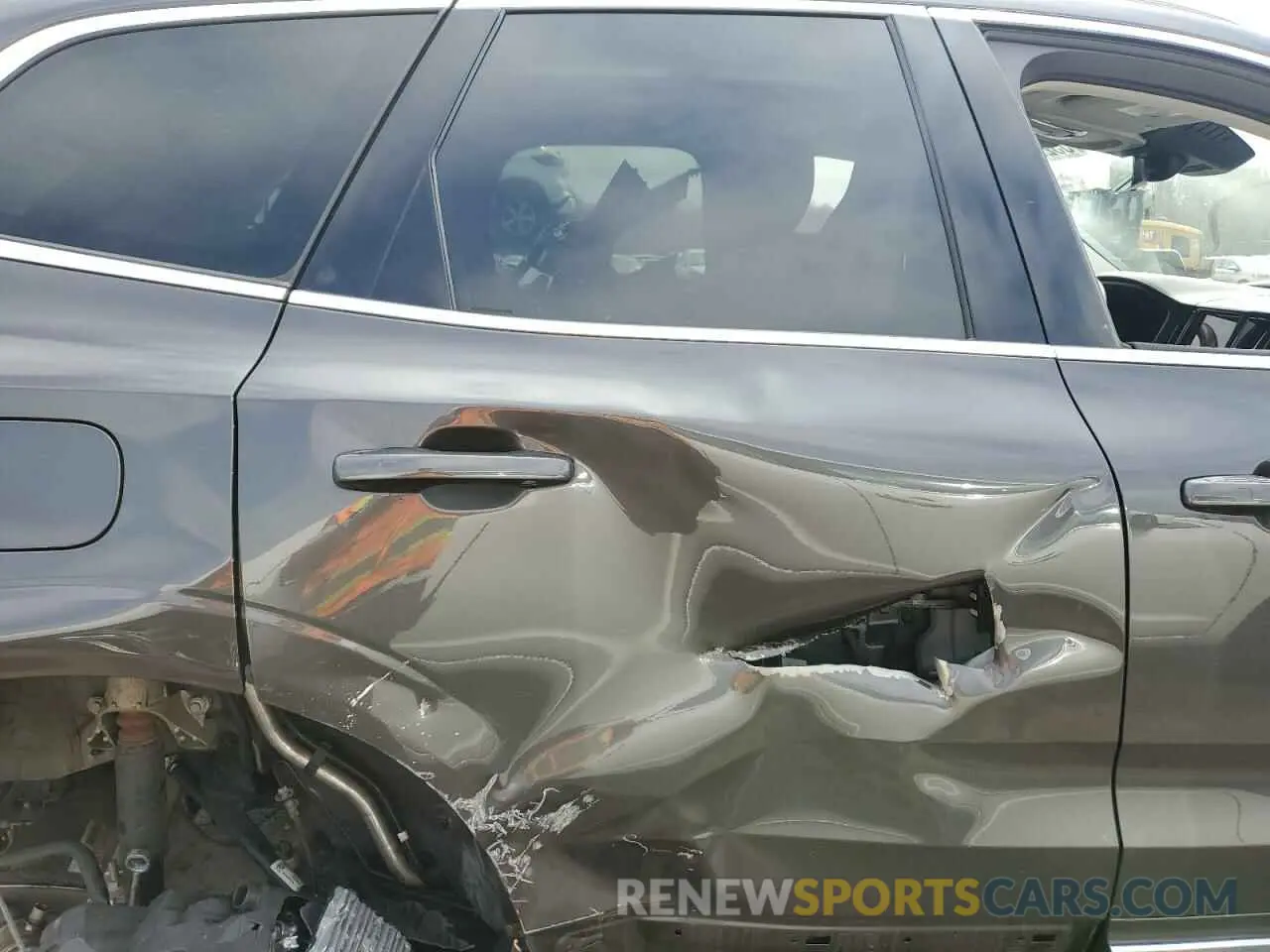 10 fotografías del automóvil dañado YV4062RL8N1905916 VOLVO XC60 B6 IN 2022