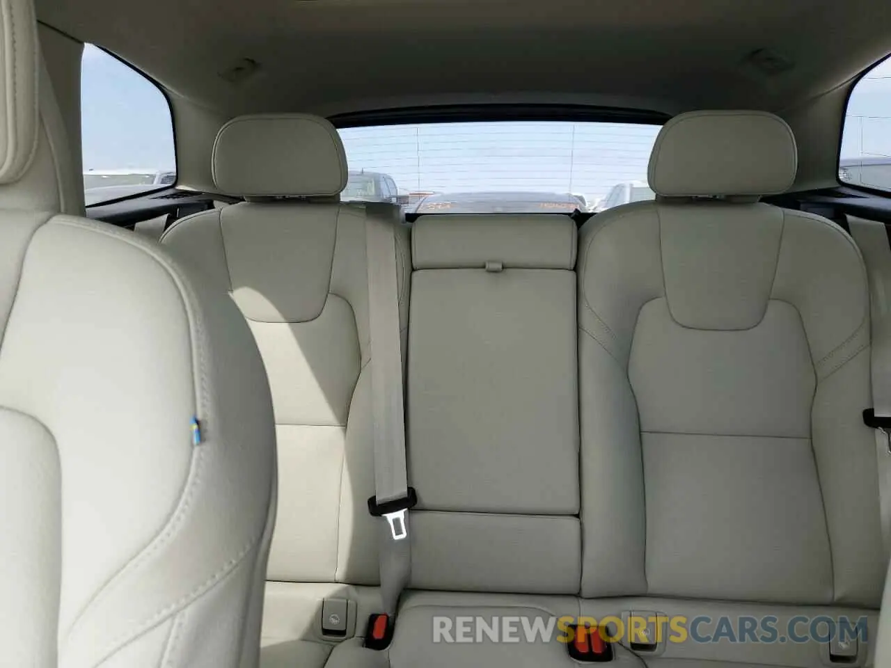 10 fotografías del automóvil dañado YV4L12DK1P1373826 VOLVO XC60 CORE 2023