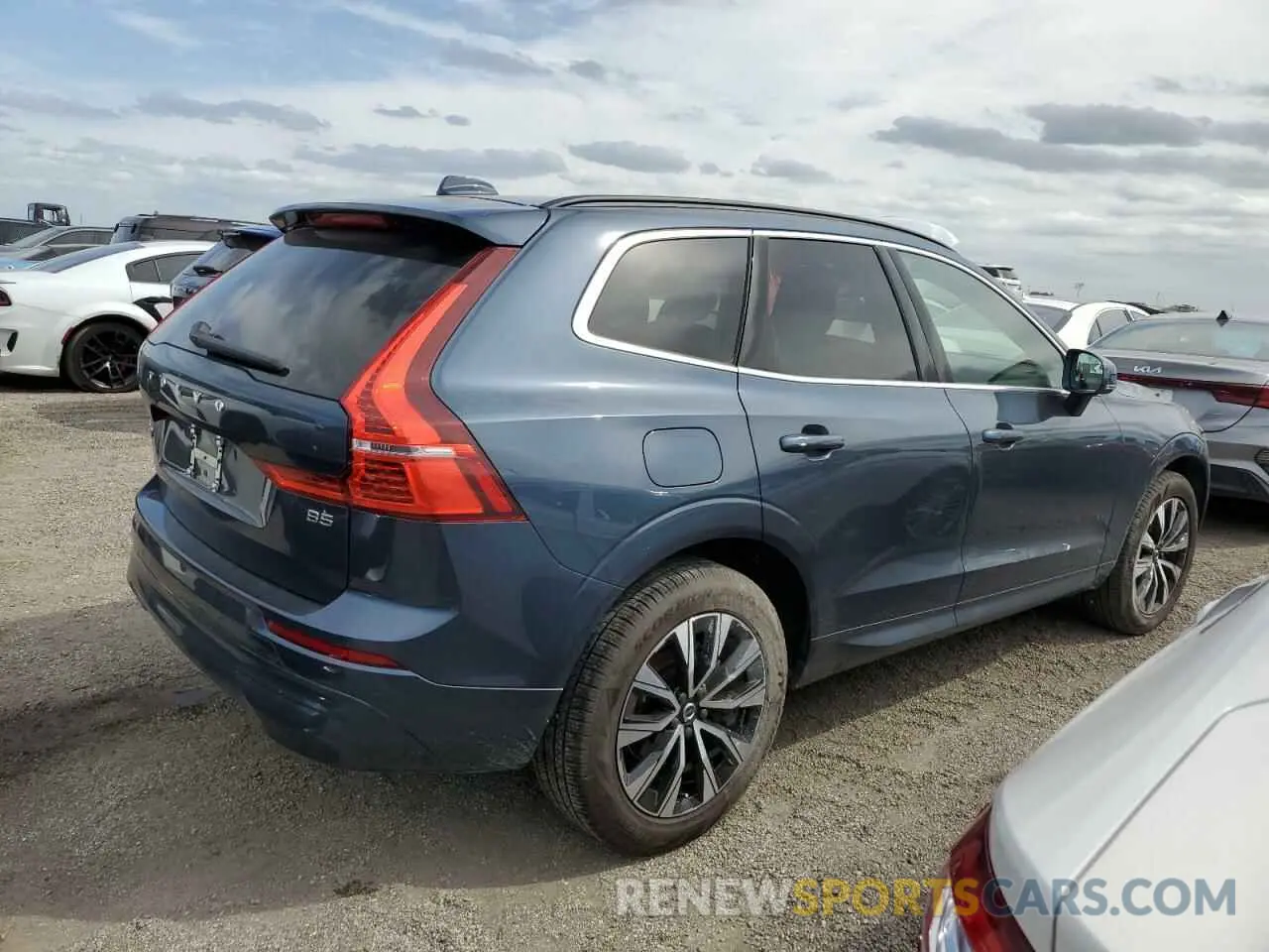 3 fotografías del automóvil dañado YV4L12DK1P1373826 VOLVO XC60 CORE 2023