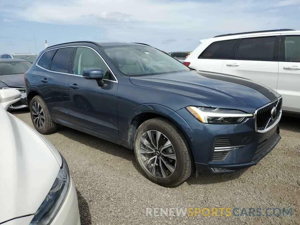 4 fotografías del automóvil dañado YV4L12DK1P1373826 VOLVO XC60 CORE 2023