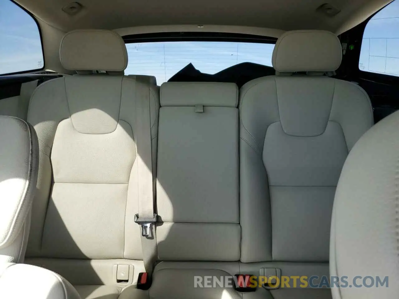 10 fotografías del automóvil dañado YV4L12RV3P1192634 VOLVO XC60 CORE 2023