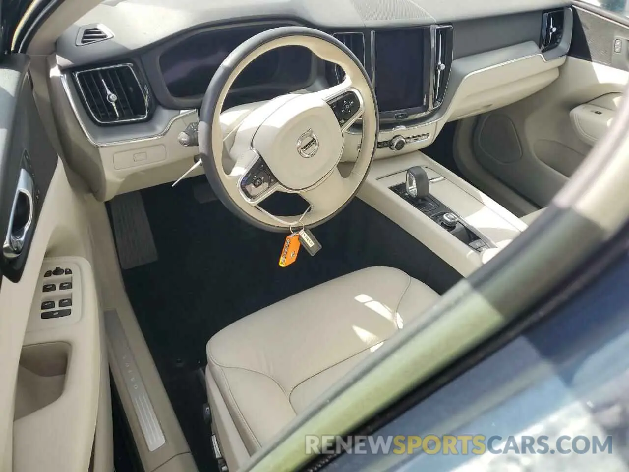 8 fotografías del automóvil dañado YV4L12RV6P1253412 VOLVO XC60 CORE 2023