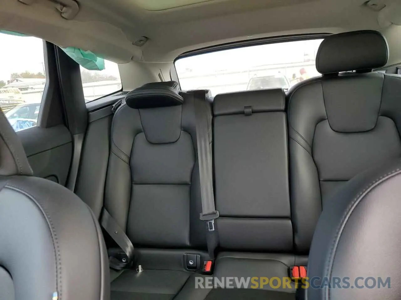10 fotografías del automóvil dañado YV4L12RK3R1762883 VOLVO XC60 CORE 2024