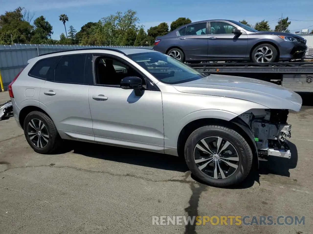 4 fotografías del automóvil dañado YV4L12RK3R1835993 VOLVO XC60 CORE 2024