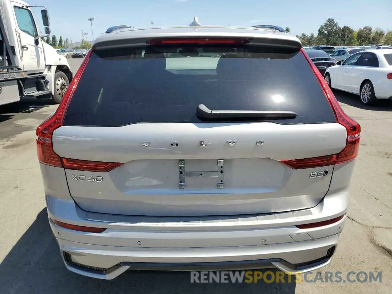 6 fotografías del automóvil dañado YV4L12RK3R1835993 VOLVO XC60 CORE 2024