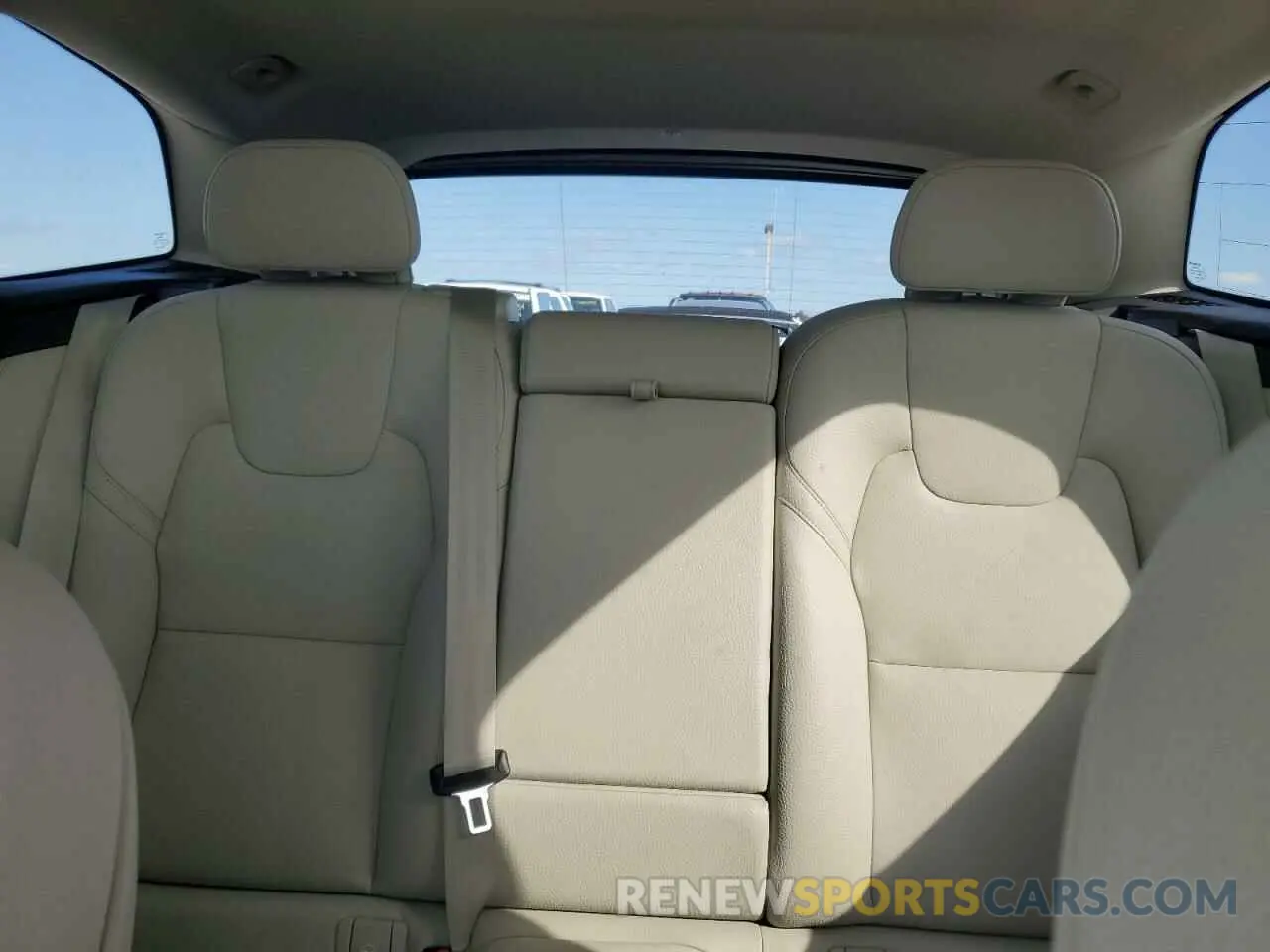 10 fotografías del automóvil dañado YV4L12RK4R1800539 VOLVO XC60 CORE 2024