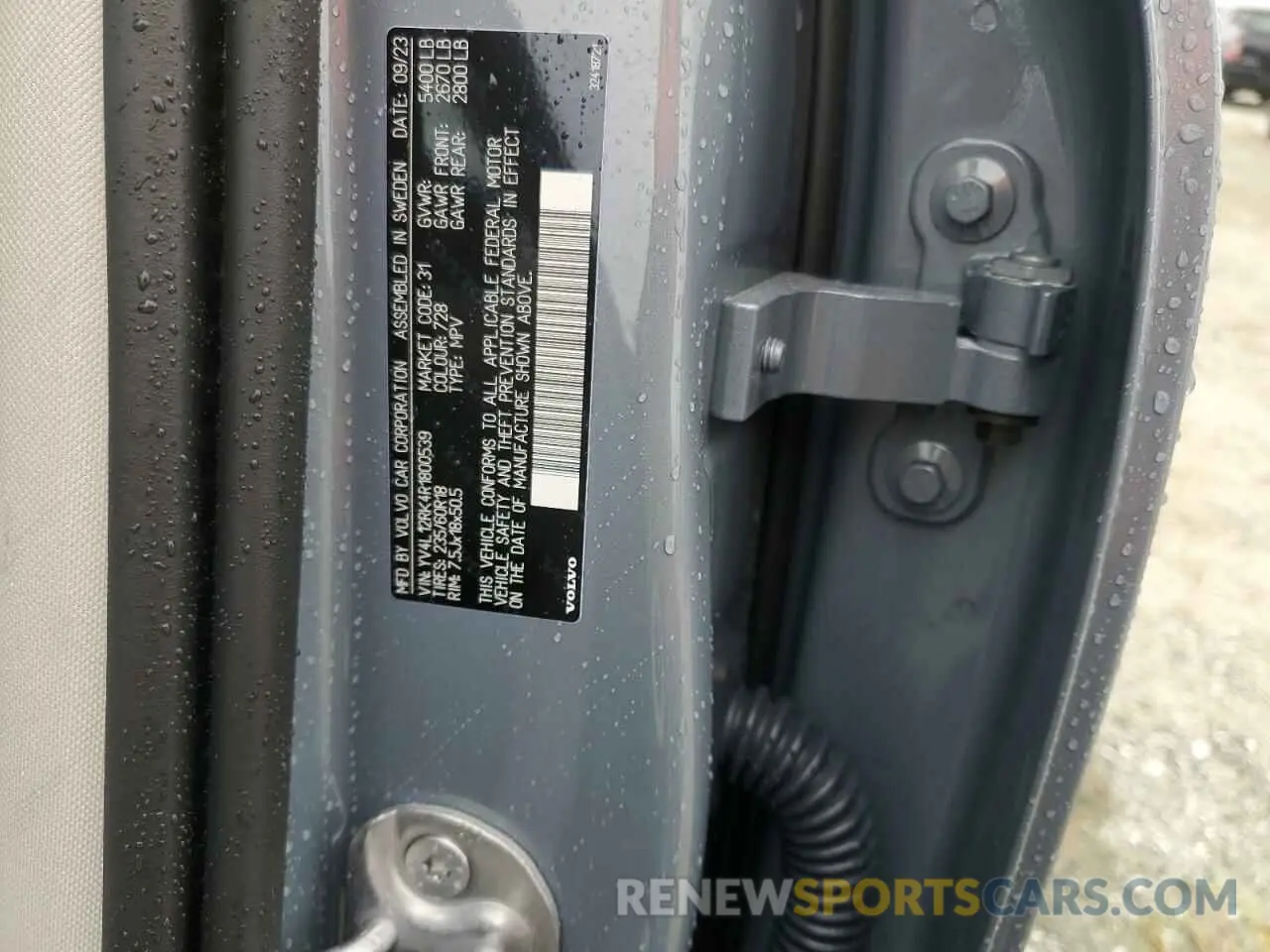 14 fotografías del automóvil dañado YV4L12RK4R1800539 VOLVO XC60 CORE 2024