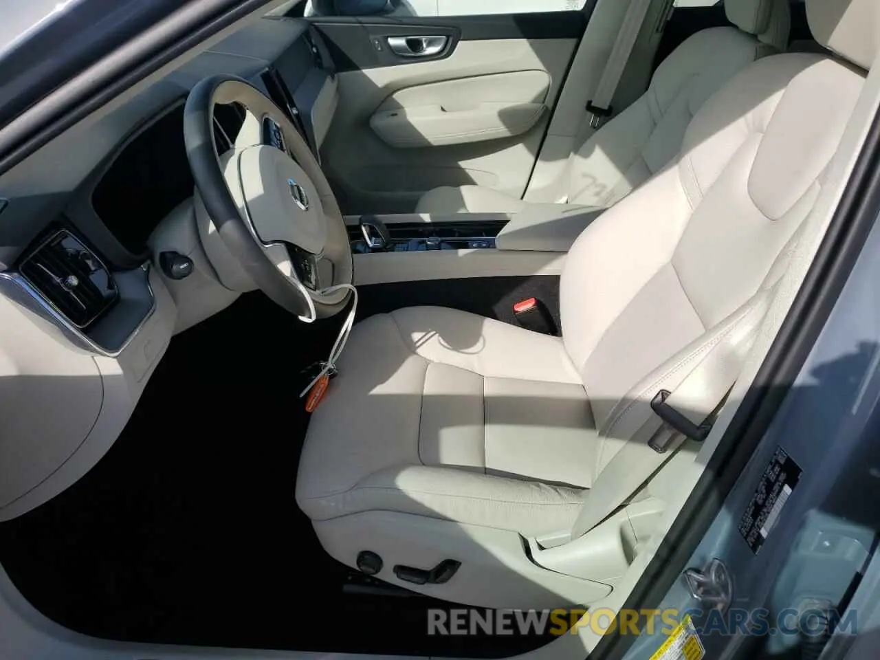 7 fotografías del automóvil dañado YV4L12RK4R1800539 VOLVO XC60 CORE 2024