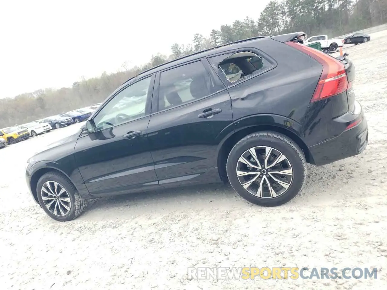 2 fotografías del automóvil dañado YV4M12RJ3S1045658 VOLVO XC60 CORE 2025