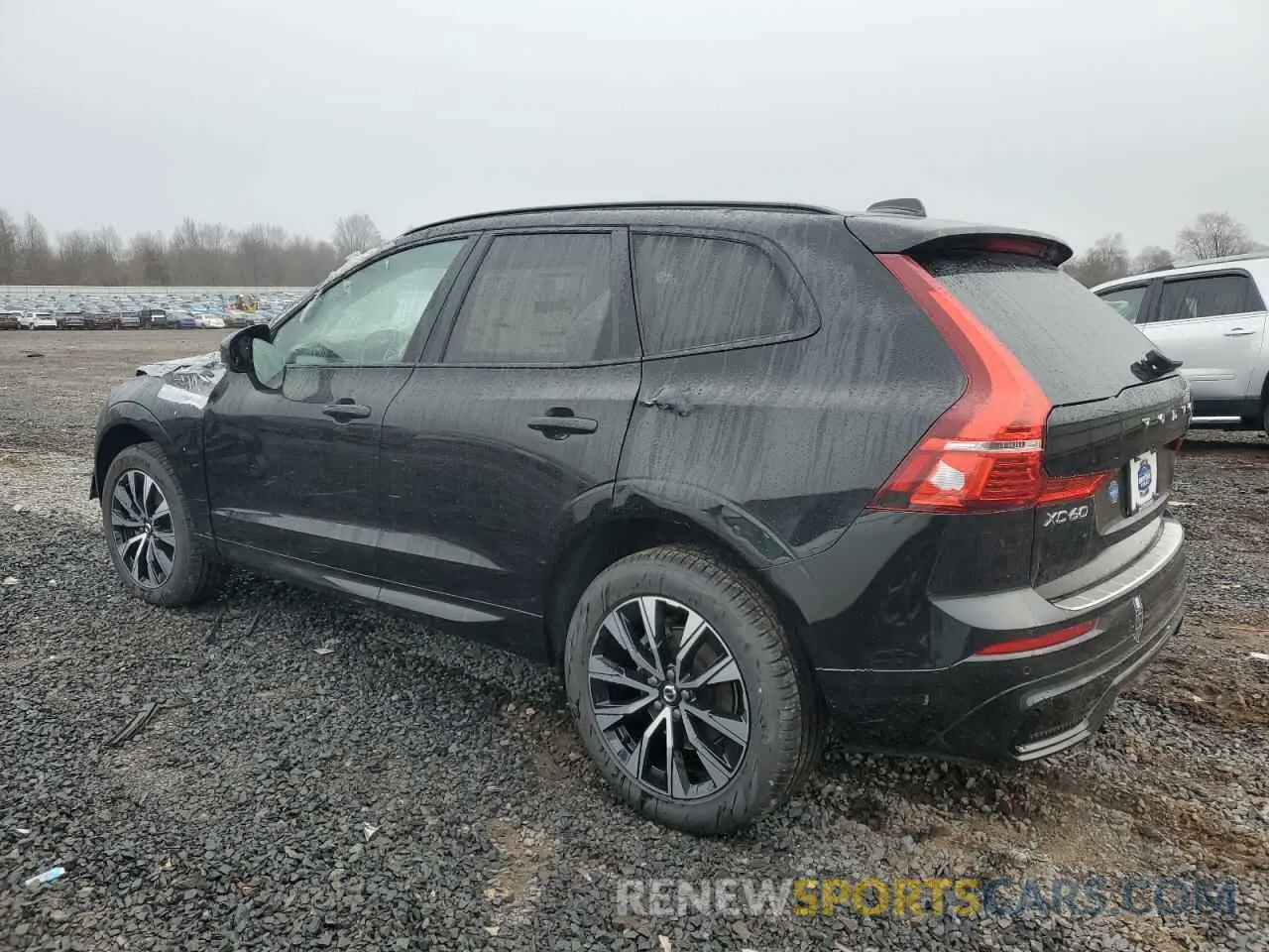 2 fotografías del automóvil dañado YV4M12RJ5S1016307 VOLVO XC60 CORE 2025