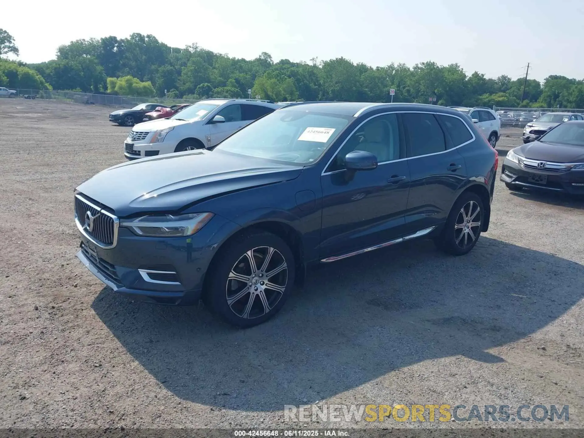 2 fotografías del automóvil dañado YV4BR0DL4L1512178 VOLVO XC60 HYBRID 2020