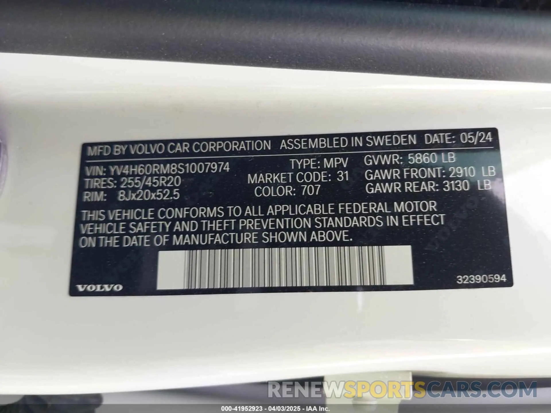 9 fotografías del automóvil dañado YV4H60RM8S1007974 VOLVO XC60 PLUG-IN HYBRID 2025