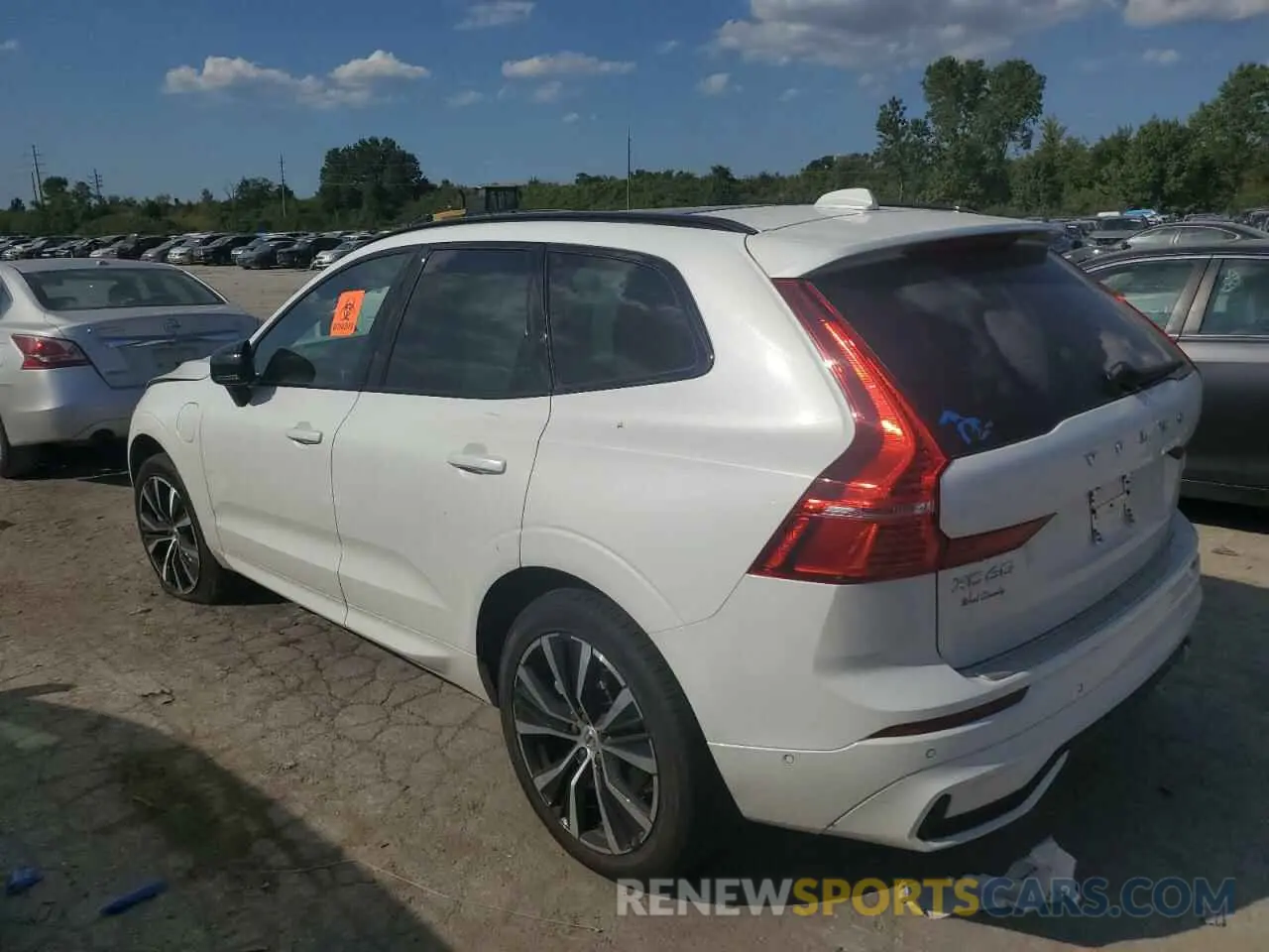 2 fotografías del automóvil dañado YV4H60DW5P1374587 VOLVO XC60 PLUS 2023