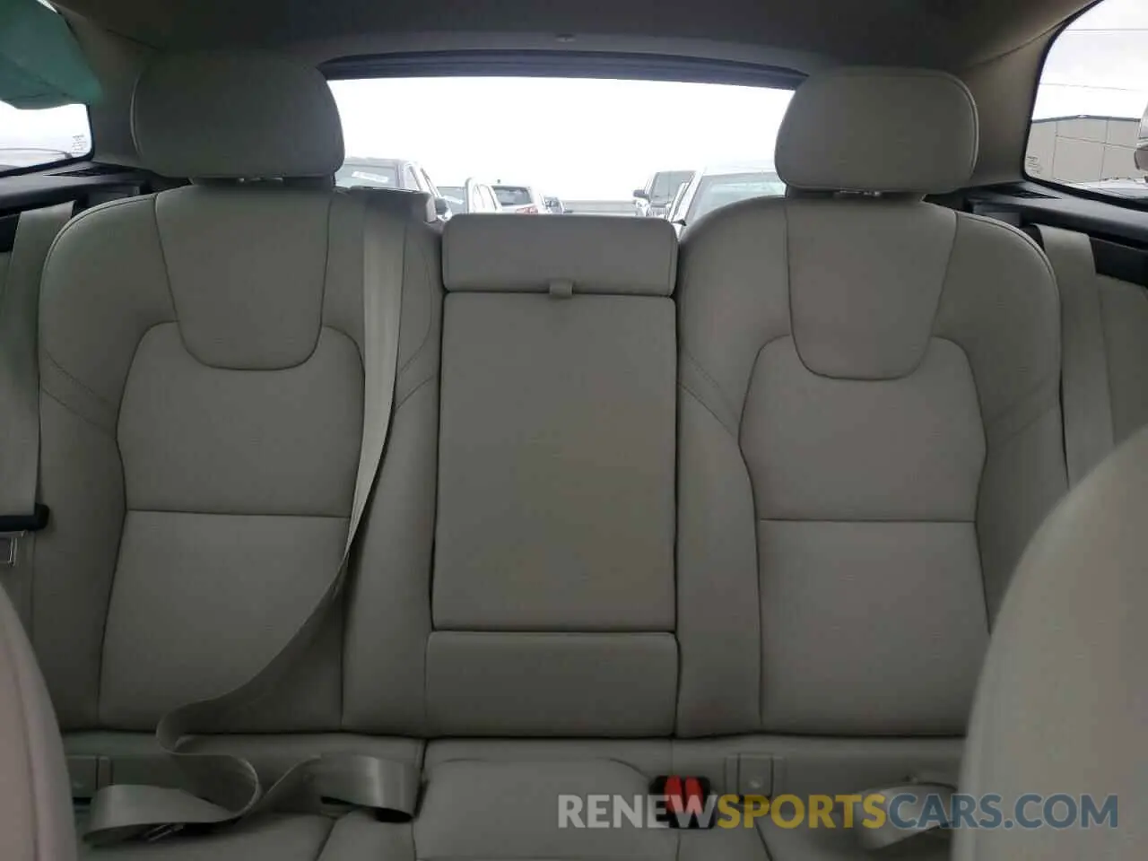 10 fotografías del automóvil dañado YV4L12DE6P1340363 VOLVO XC60 PLUS 2023