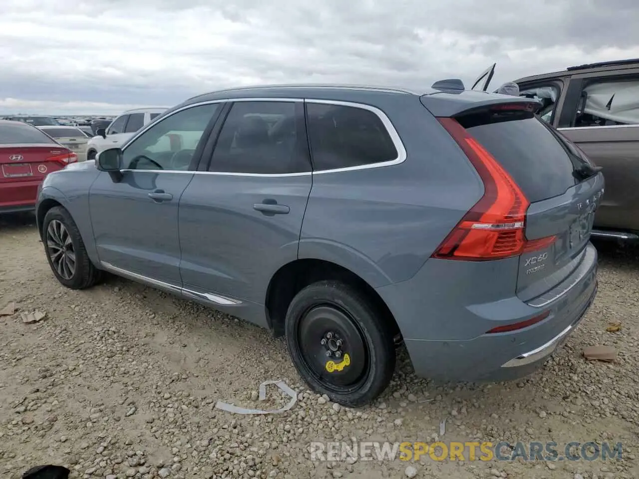 2 fotografías del automóvil dañado YV4L12DE6P1340363 VOLVO XC60 PLUS 2023