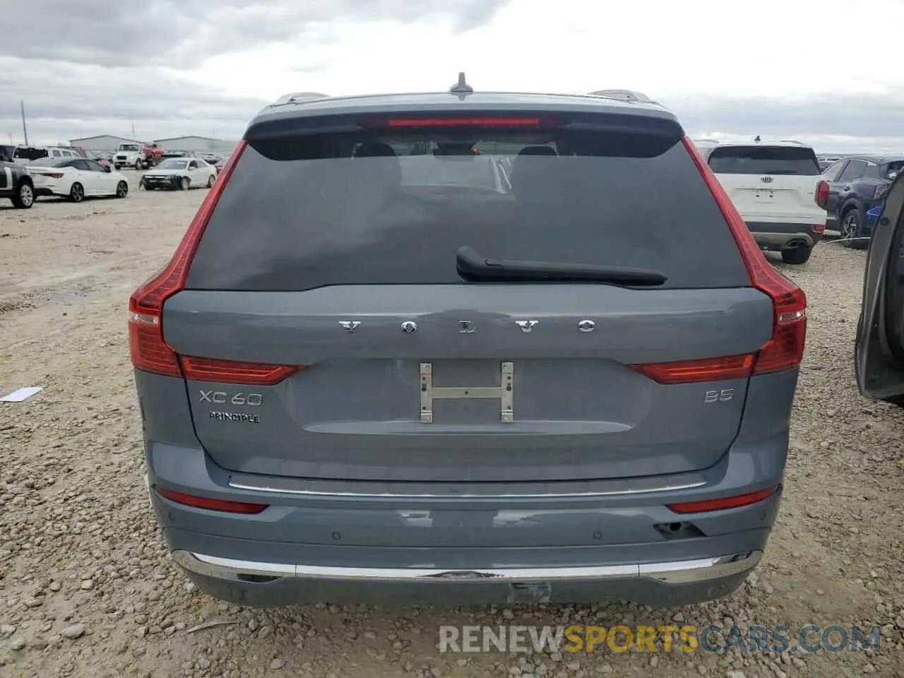 6 fotografías del automóvil dañado YV4L12DE6P1340363 VOLVO XC60 PLUS 2023