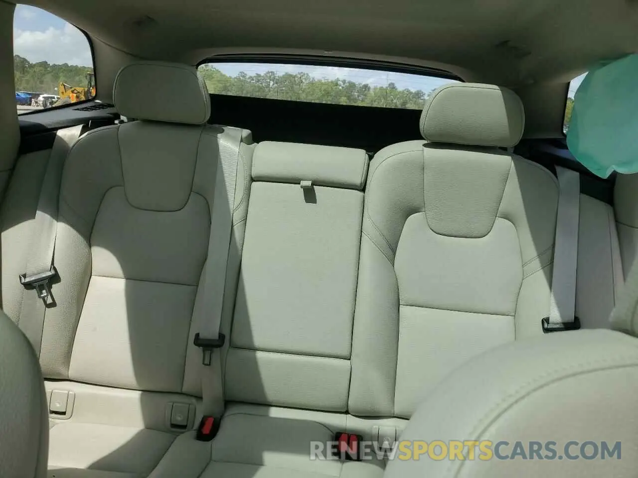 10 fotografías del automóvil dañado YV4L12DN5P1212759 VOLVO XC60 PLUS 2023