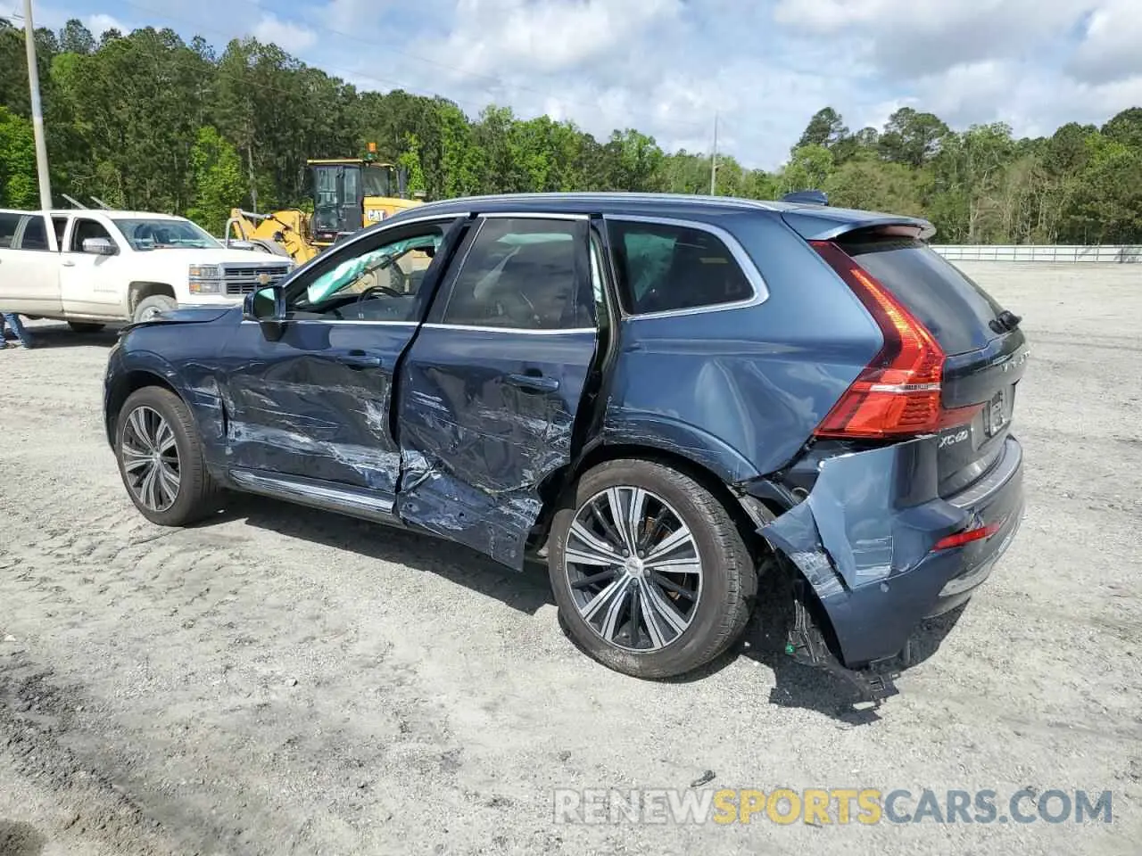 2 fotografías del automóvil dañado YV4L12DN5P1212759 VOLVO XC60 PLUS 2023